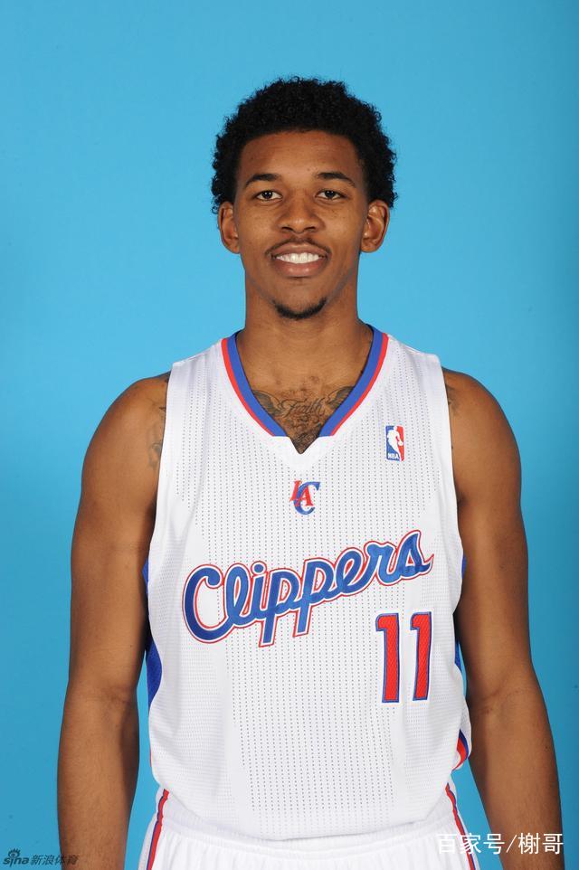 3的肋部压 3的肋部压